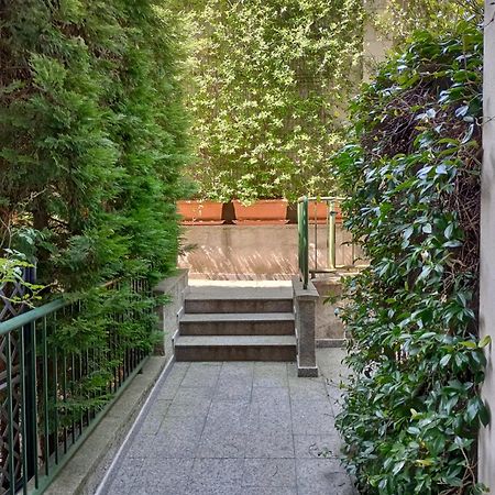 Casa Albertina Grazioso Appartamento Vicino Alla Stazione モンツァ エクステリア 写真