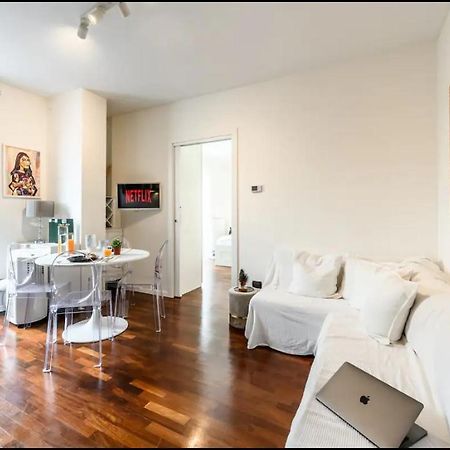 Casa Albertina Grazioso Appartamento Vicino Alla Stazione モンツァ エクステリア 写真