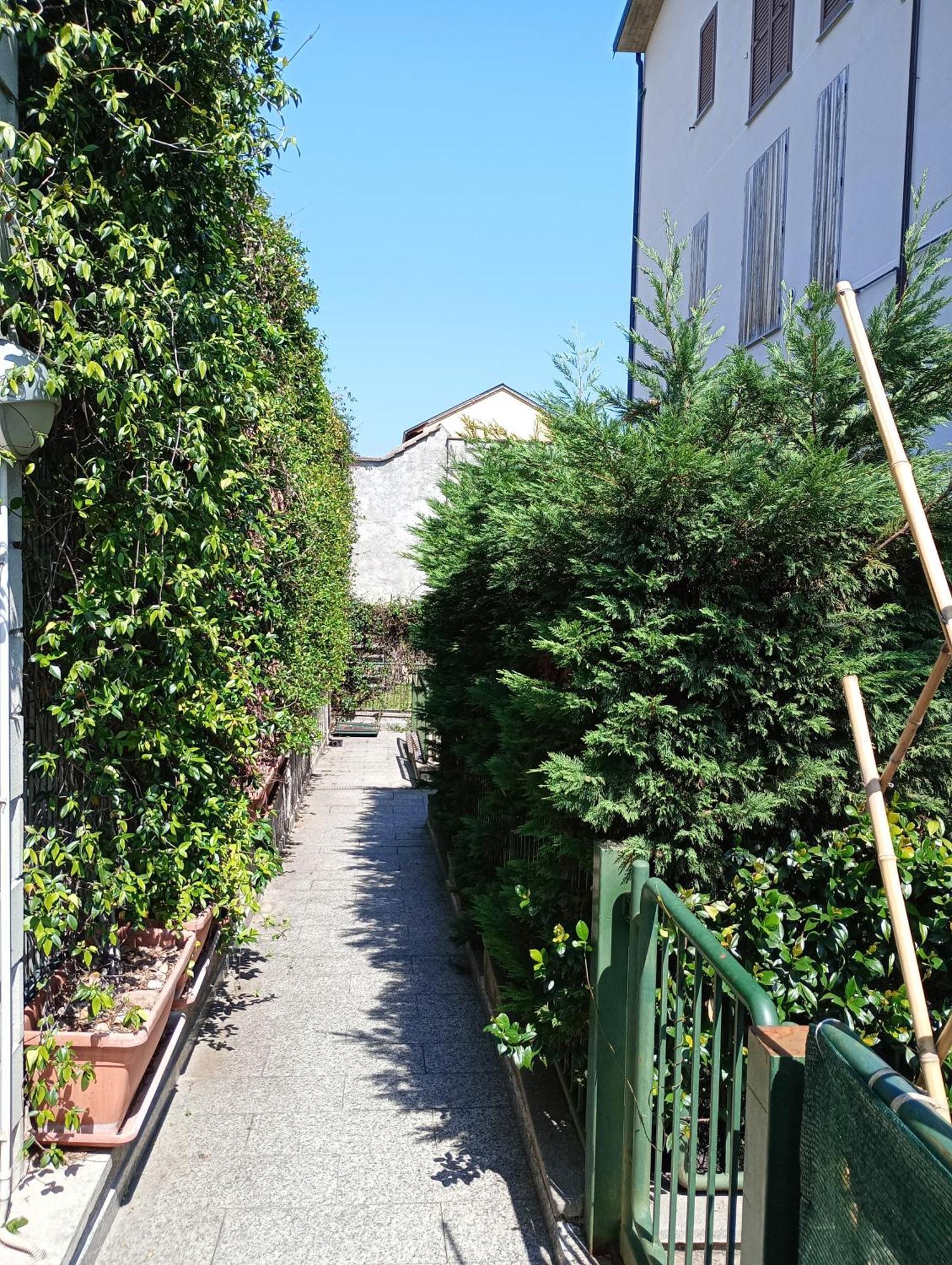 Casa Albertina Grazioso Appartamento Vicino Alla Stazione モンツァ エクステリア 写真
