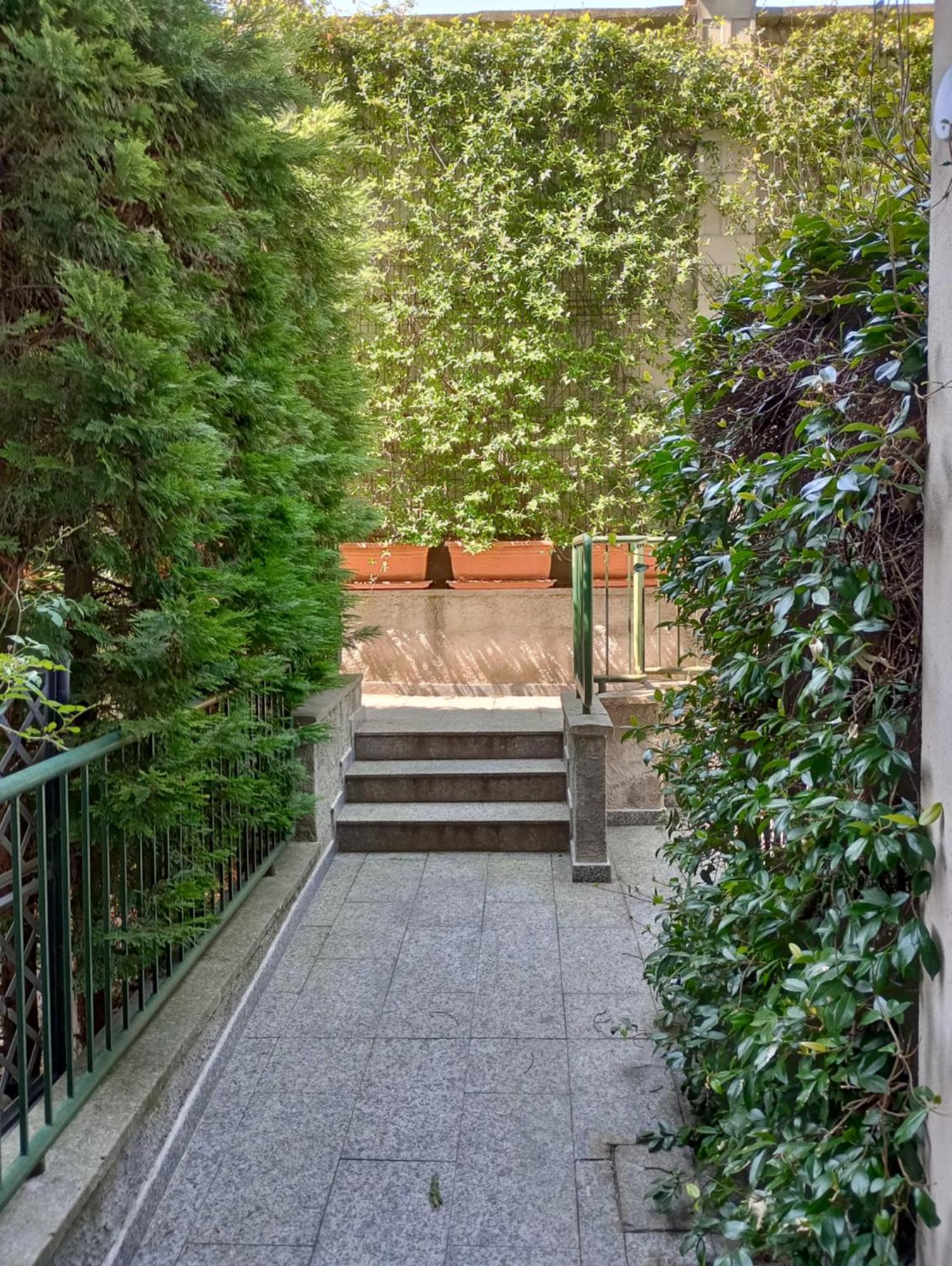 Casa Albertina Grazioso Appartamento Vicino Alla Stazione モンツァ エクステリア 写真