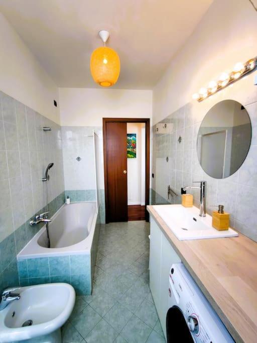 Casa Albertina Grazioso Appartamento Vicino Alla Stazione モンツァ エクステリア 写真