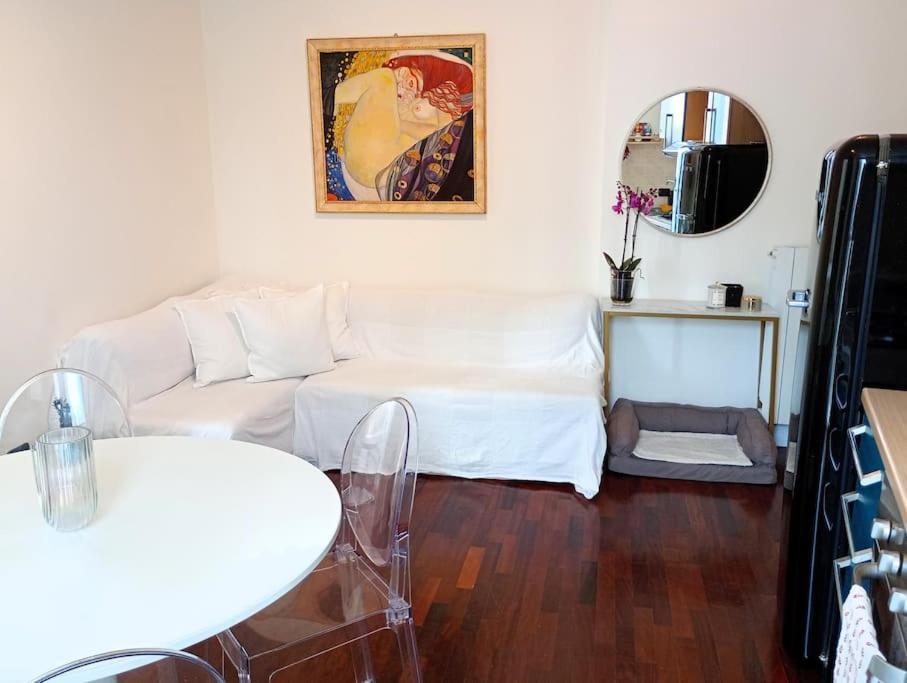 Casa Albertina Grazioso Appartamento Vicino Alla Stazione モンツァ エクステリア 写真