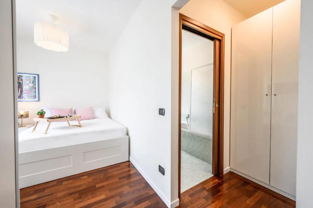 Casa Albertina Grazioso Appartamento Vicino Alla Stazione モンツァ エクステリア 写真