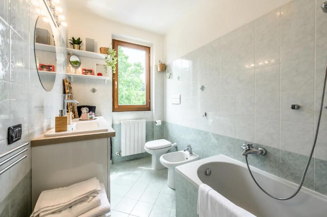 Casa Albertina Grazioso Appartamento Vicino Alla Stazione モンツァ エクステリア 写真
